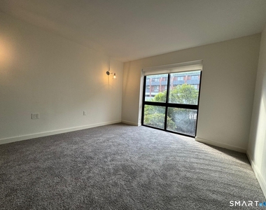 15 Farm Springs Road - Photo Thumbnail 3