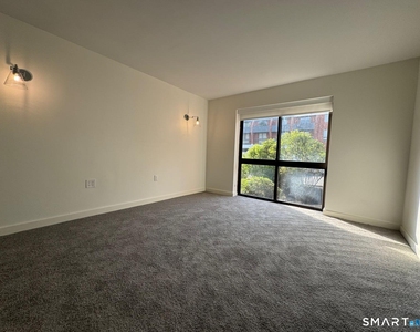15 Farm Springs Road - Photo Thumbnail 13