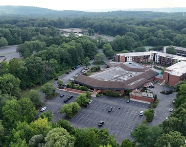 15 Farm Springs Road - Photo Thumbnail 7