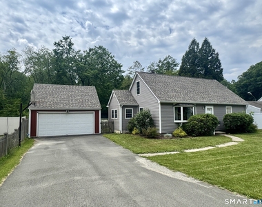 5 Bethpage Drive - Photo Thumbnail 3