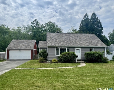 5 Bethpage Drive - Photo Thumbnail 2