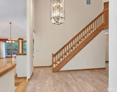 5 Fawn Crest Drive - Photo Thumbnail 3