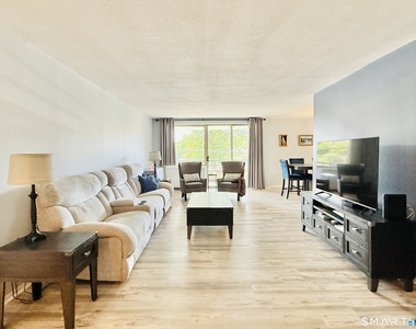 1 Strawberry Hill Court - Photo Thumbnail 10