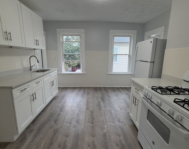 319 Maplewood Avenue - Photo Thumbnail 7