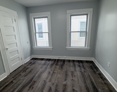 319 Maplewood Avenue - Photo Thumbnail 8