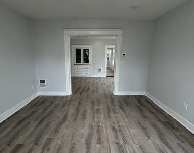 319 Maplewood Avenue - Photo Thumbnail 3
