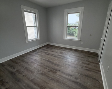 319 Maplewood Avenue - Photo Thumbnail 11