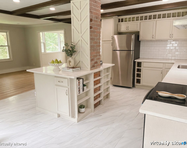 89 Hickory Street - Photo Thumbnail 2