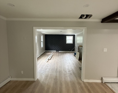 89 Hickory Street - Photo Thumbnail 9