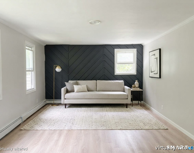 89 Hickory Street - Photo Thumbnail 8