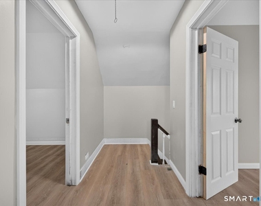 89 Hickory Street - Photo Thumbnail 18