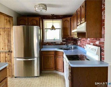 8 Arcadia Road - Photo Thumbnail 2