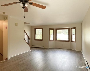77 Marion Avenue - Photo Thumbnail 3
