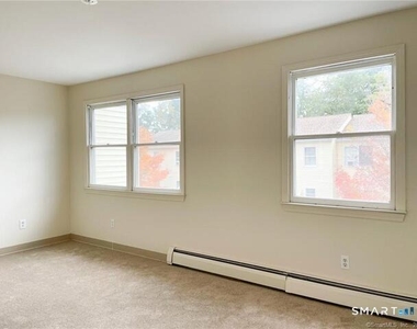 77 Marion Avenue - Photo Thumbnail 23