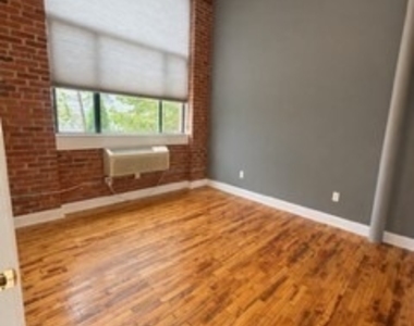 390 Charles Street - Photo Thumbnail 12