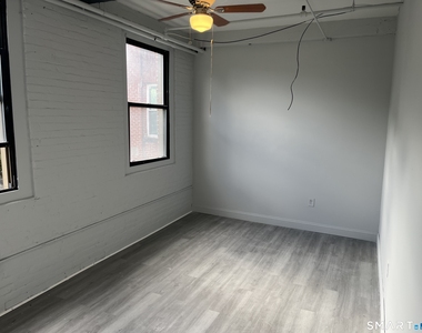 464 Pratt St Extension - Photo Thumbnail 7