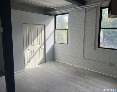464 Pratt St Extension - Photo Thumbnail 12