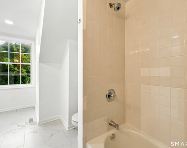 46 Morgan Avenue - Photo Thumbnail 21
