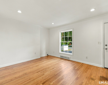 46 Morgan Avenue - Photo Thumbnail 9