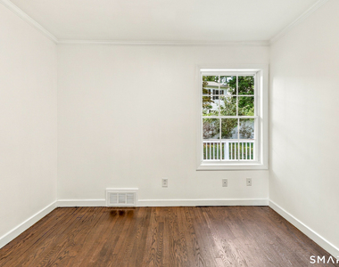 46 Morgan Avenue - Photo Thumbnail 12