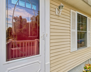 46 Morgan Avenue - Photo Thumbnail 2