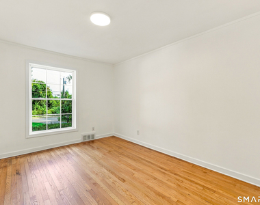 46 Morgan Avenue - Photo Thumbnail 14