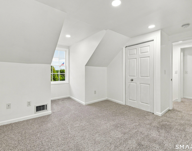 46 Morgan Avenue - Photo Thumbnail 17