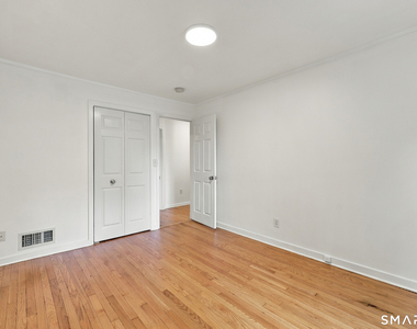 46 Morgan Avenue - Photo Thumbnail 15