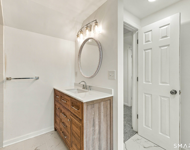 46 Morgan Avenue - Photo Thumbnail 20