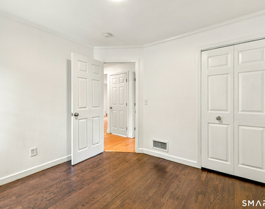 46 Morgan Avenue - Photo Thumbnail 13