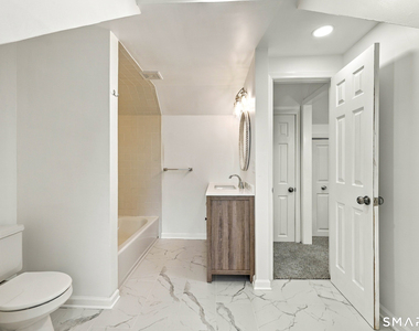 46 Morgan Avenue - Photo Thumbnail 19