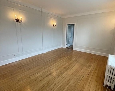 271 Greenwich Avenue - Photo Thumbnail 7