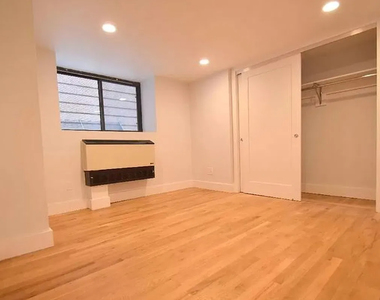 207 East 37th Street - Photo Thumbnail 5
