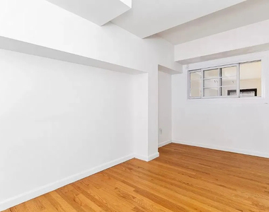 207 East 37th Street - Photo Thumbnail 6