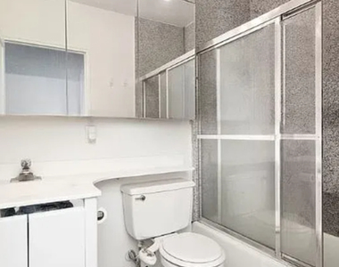 207 East 37th Street - Photo Thumbnail 4