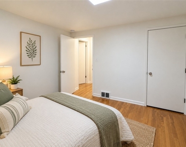187 Howard Street - Photo Thumbnail 6