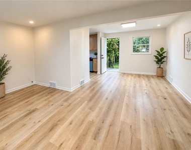 187 Howard Street - Photo Thumbnail 3