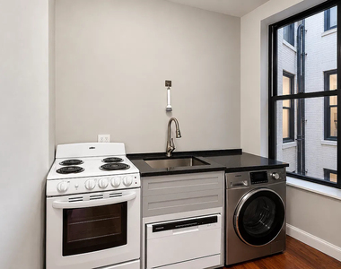 171 East 102nd Street - Photo Thumbnail 5