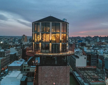 105 Berry Street - Photo Thumbnail 1