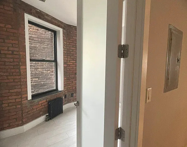 436 West 52nd Street - Photo Thumbnail 6