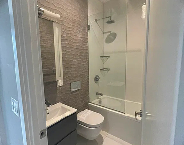 436 West 52nd Street - Photo Thumbnail 11