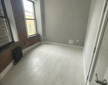 436 West 52nd Street - Photo Thumbnail 8