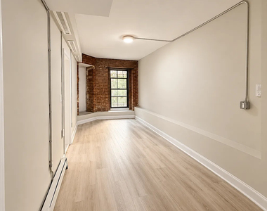 2172 Amsterdam Avenue - Photo Thumbnail 4