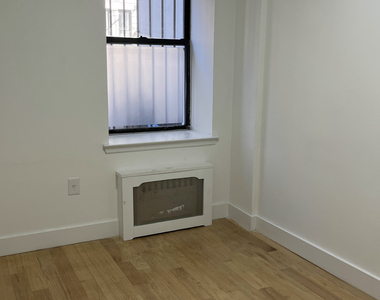 162 West 80th Street - Photo Thumbnail 2