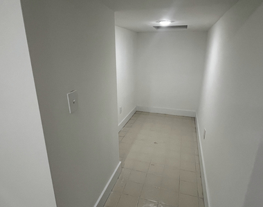162 West 80th Street - Photo Thumbnail 4