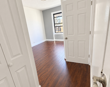 21-6 35th Street - Photo Thumbnail 5