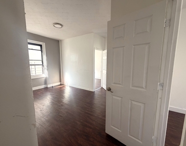 21-6 35th Street - Photo Thumbnail 6