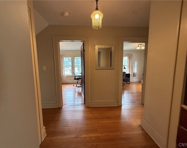 936 Lancaster Avenue - Photo Thumbnail 23