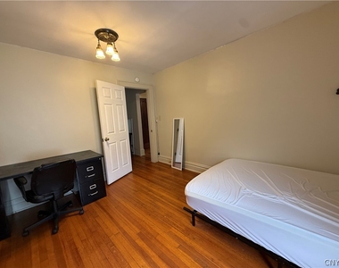 936 Lancaster Avenue - Photo Thumbnail 19