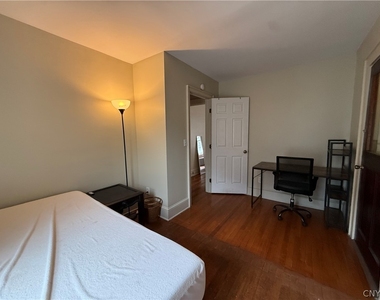 936 Lancaster Avenue - Photo Thumbnail 22